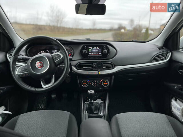 Сірий Фіат Тіпо, об'ємом двигуна 1.37 л та пробігом 89 тис. км за 12000 $, фото 2 на Automoto.ua
