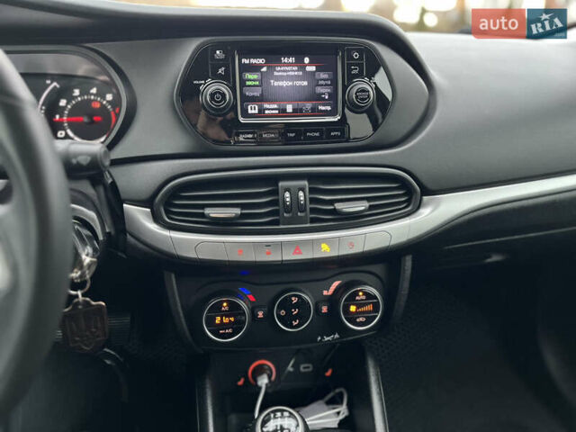 Сірий Фіат Тіпо, об'ємом двигуна 1.37 л та пробігом 89 тис. км за 12000 $, фото 5 на Automoto.ua