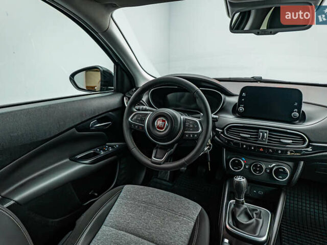 Серый Фиат Типо, объемом двигателя 1 л и пробегом 29 тыс. км за 15269 $, фото 10 на Automoto.ua