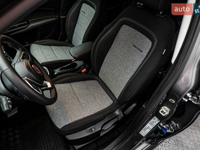 Серый Фиат Типо, объемом двигателя 1 л и пробегом 29 тыс. км за 15269 $, фото 13 на Automoto.ua