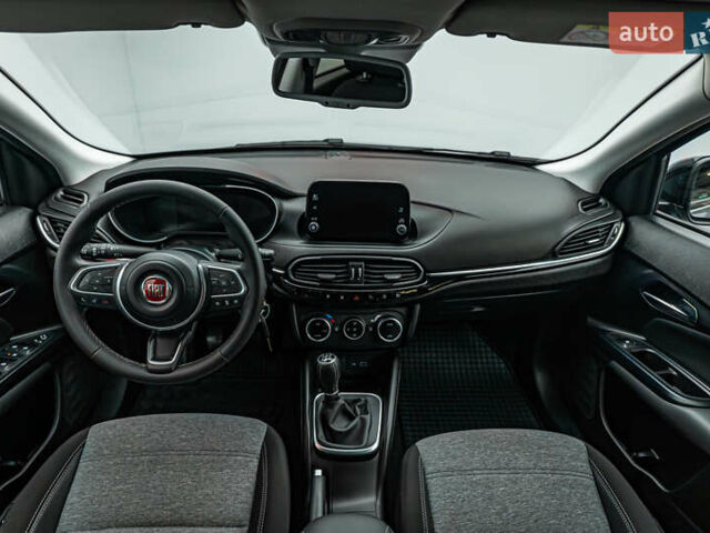 Серый Фиат Типо, объемом двигателя 1 л и пробегом 29 тыс. км за 15269 $, фото 9 на Automoto.ua