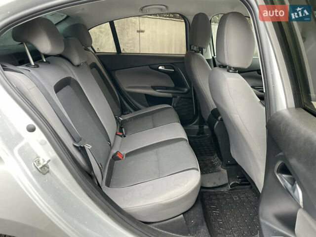 Сірий Фіат Тіпо, об'ємом двигуна 1.6 л та пробігом 155 тис. км за 8290 $, фото 13 на Automoto.ua