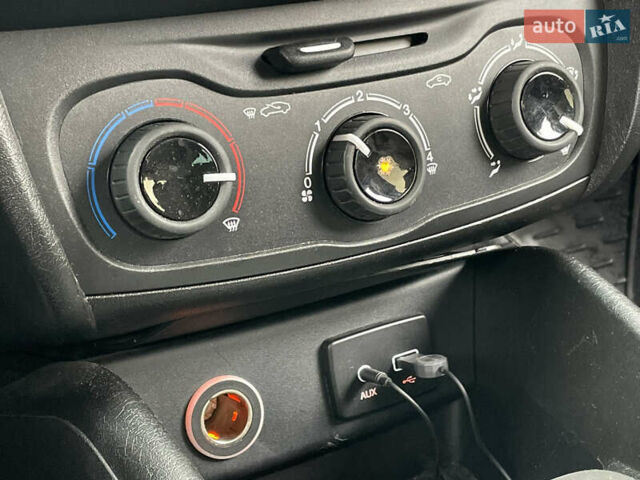 Сірий Фіат Тіпо, об'ємом двигуна 1.6 л та пробігом 155 тис. км за 8290 $, фото 23 на Automoto.ua