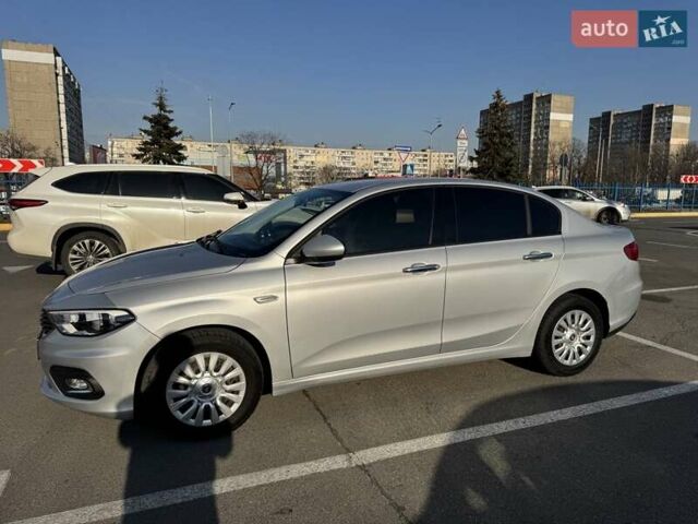 Серый Фиат Типо, объемом двигателя 1.6 л и пробегом 151 тыс. км за 9600 $, фото 2 на Automoto.ua
