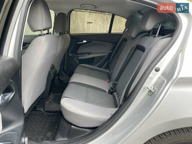 Сірий Фіат Тіпо, об'ємом двигуна 1.6 л та пробігом 155 тис. км за 8290 $, фото 12 на Automoto.ua