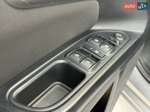 Сірий Фіат Тіпо, об'ємом двигуна 1.25 л та пробігом 129 тис. км за 7700 $, фото 15 на Automoto.ua