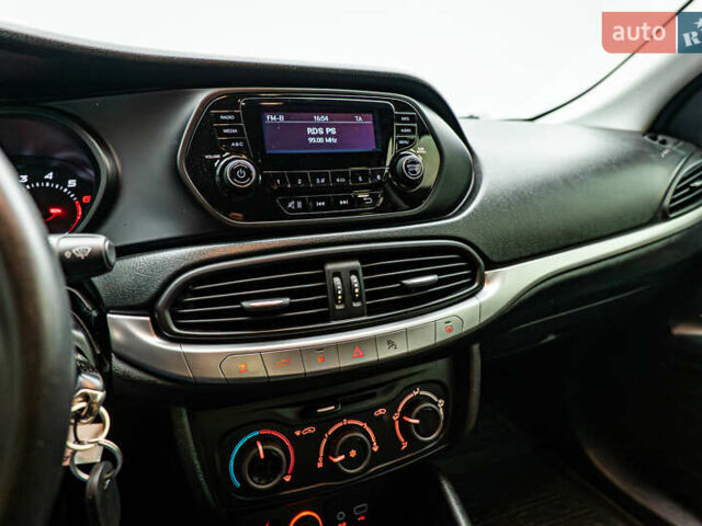 Серый Фиат Типо, объемом двигателя 1.4 л и пробегом 103 тыс. км за 8434 $, фото 13 на Automoto.ua