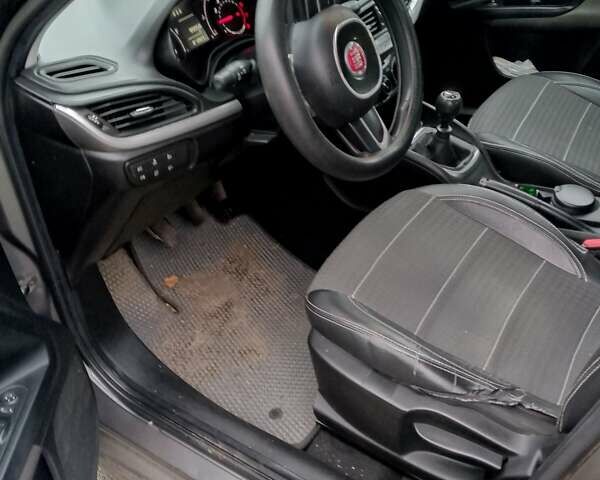 Серый Фиат Типо, объемом двигателя 1.37 л и пробегом 95 тыс. км за 9500 $, фото 3 на Automoto.ua