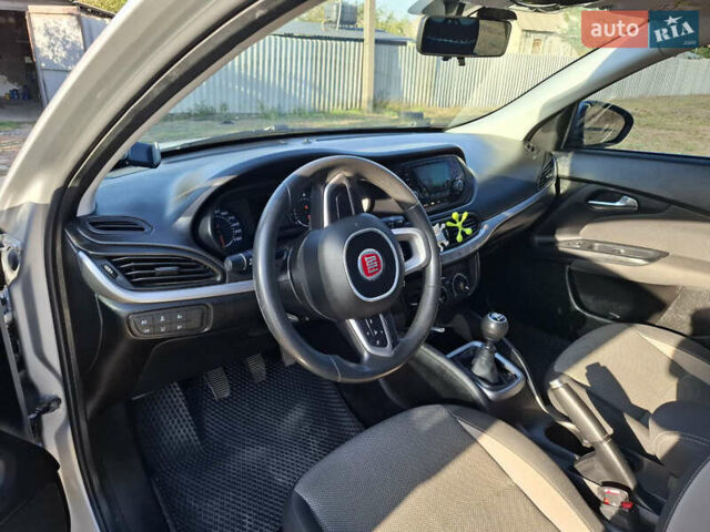Серый Фиат Типо, объемом двигателя 1.37 л и пробегом 40 тыс. км за 9500 $, фото 3 на Automoto.ua