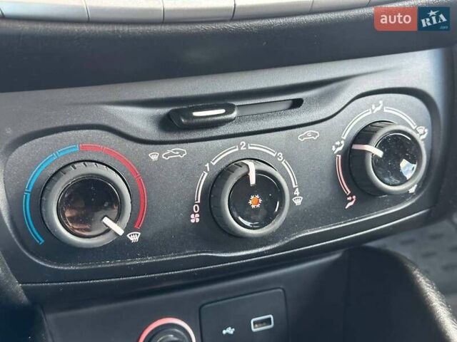 Сірий Фіат Тіпо, об'ємом двигуна 1.37 л та пробігом 78 тис. км за 9490 $, фото 17 на Automoto.ua