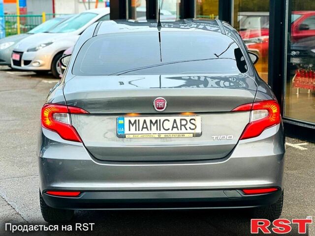 Серый Фиат Типо, объемом двигателя 1.4 л и пробегом 93 тыс. км за 8900 $, фото 5 на Automoto.ua