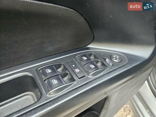 Серый Фиат Типо, объемом двигателя 1.37 л и пробегом 100 тыс. км за 9500 $, фото 8 на Automoto.ua