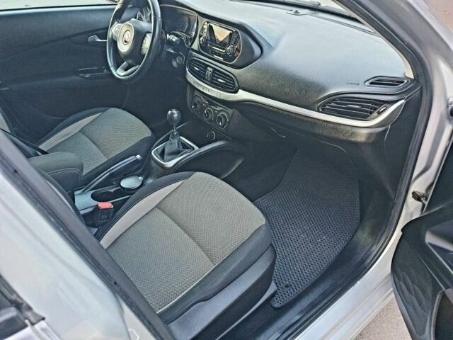 Серый Фиат Типо, объемом двигателя 0 л и пробегом 153 тыс. км за 9000 $, фото 12 на Automoto.ua