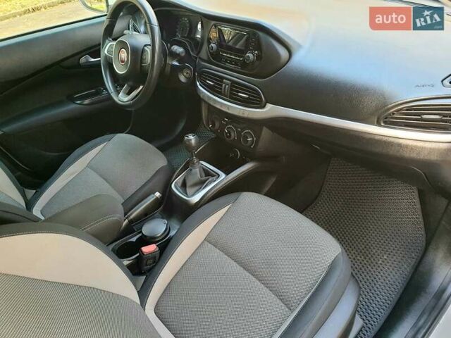 Серый Фиат Типо, объемом двигателя 1.37 л и пробегом 153 тыс. км за 9200 $, фото 16 на Automoto.ua