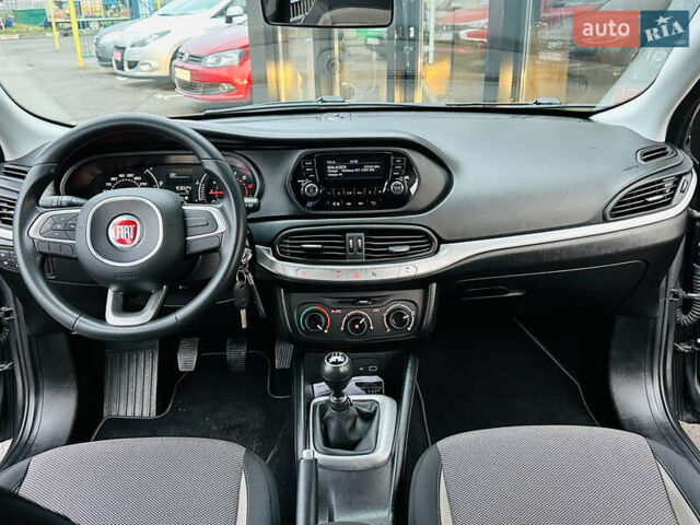 Серый Фиат Типо, объемом двигателя 1.4 л и пробегом 93 тыс. км за 8900 $, фото 19 на Automoto.ua