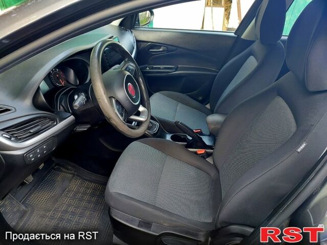 Серый Фиат Типо, объемом двигателя 1.4 л и пробегом 78 тыс. км за 9500 $, фото 5 на Automoto.ua