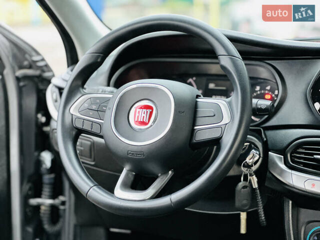 Серый Фиат Типо, объемом двигателя 1.4 л и пробегом 93 тыс. км за 8900 $, фото 23 на Automoto.ua