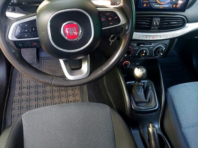 Серый Фиат Типо, объемом двигателя 1.4 л и пробегом 78 тыс. км за 9500 $, фото 2 на Automoto.ua