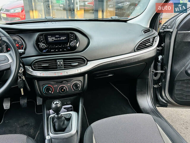 Серый Фиат Типо, объемом двигателя 1.4 л и пробегом 93 тыс. км за 8900 $, фото 21 на Automoto.ua