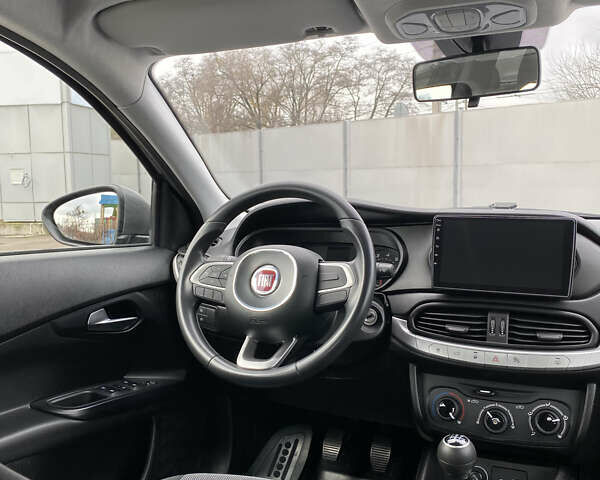 Серый Фиат Типо, объемом двигателя 1.37 л и пробегом 30 тыс. км за 9800 $, фото 44 на Automoto.ua