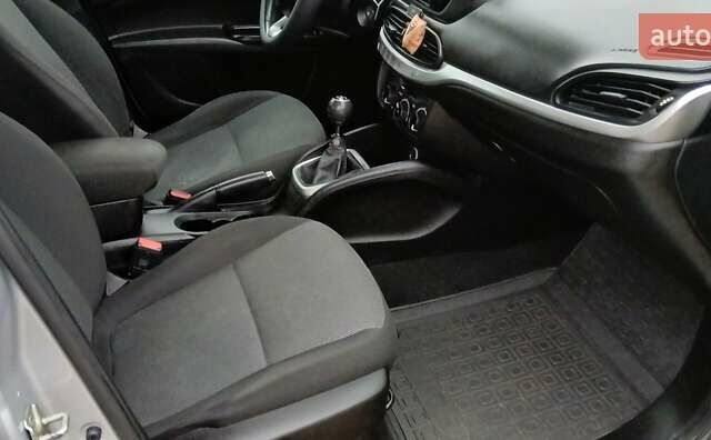 Серый Фиат Типо, объемом двигателя 1.37 л и пробегом 250 тыс. км за 7300 $, фото 12 на Automoto.ua