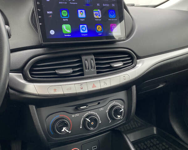 Серый Фиат Типо, объемом двигателя 1.37 л и пробегом 30 тыс. км за 9800 $, фото 51 на Automoto.ua