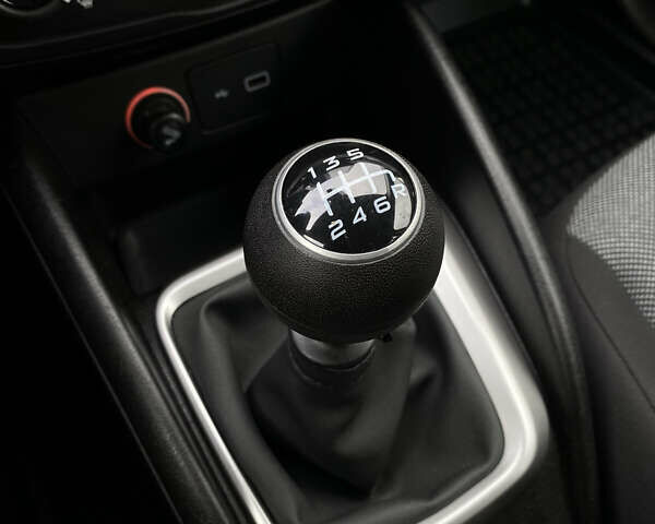 Серый Фиат Типо, объемом двигателя 1.37 л и пробегом 30 тыс. км за 9800 $, фото 54 на Automoto.ua