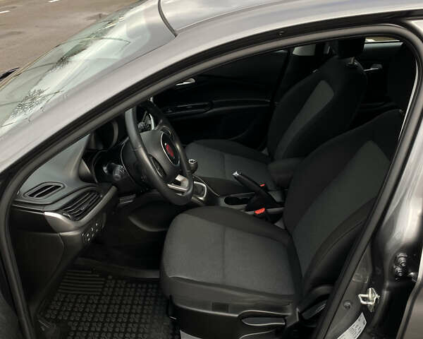 Серый Фиат Типо, объемом двигателя 1.37 л и пробегом 30 тыс. км за 9800 $, фото 30 на Automoto.ua