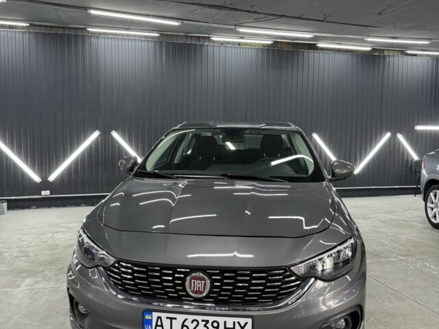 Серый Фиат Типо, объемом двигателя 1.4 л и пробегом 25 тыс. км за 11000 $, фото 2 на Automoto.ua