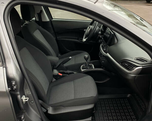 Серый Фиат Типо, объемом двигателя 1.37 л и пробегом 30 тыс. км за 9800 $, фото 41 на Automoto.ua