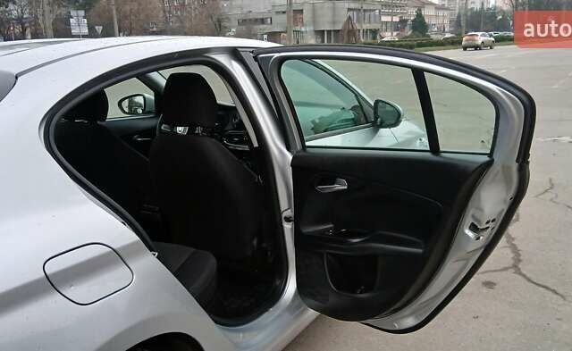 Серый Фиат Типо, объемом двигателя 1.37 л и пробегом 250 тыс. км за 7300 $, фото 10 на Automoto.ua