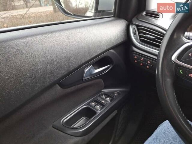 Сірий Фіат Тіпо, об'ємом двигуна 1.6 л та пробігом 238 тис. км за 8950 $, фото 26 на Automoto.ua