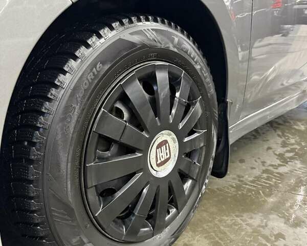 Сірий Фіат Тіпо, об'ємом двигуна 1.6 л та пробігом 243 тис. км за 10999 $, фото 3 на Automoto.ua