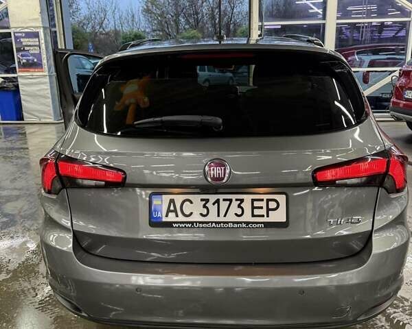Сірий Фіат Тіпо, об'ємом двигуна 1.6 л та пробігом 243 тис. км за 10999 $, фото 4 на Automoto.ua