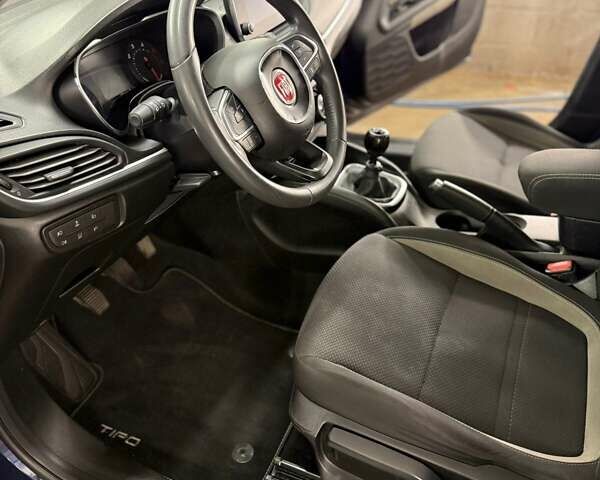 Синий Фиат Типо, объемом двигателя 1.6 л и пробегом 170 тыс. км за 10300 $, фото 6 на Automoto.ua