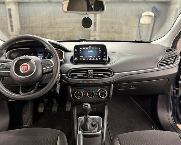 Синий Фиат Типо, объемом двигателя 1.6 л и пробегом 170 тыс. км за 10300 $, фото 4 на Automoto.ua