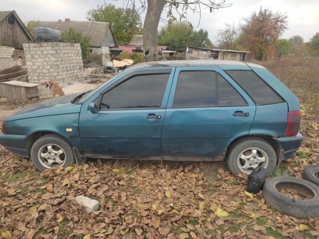 Зеленый Фиат Типо, объемом двигателя 1.4 л и пробегом 300 тыс. км за 956 $, фото 4 на Automoto.ua