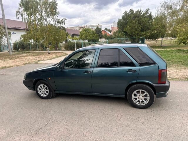 Зелений Фіат Тіпо, об'ємом двигуна 1.4 л та пробігом 200 тис. км за 1150 $, фото 12 на Automoto.ua