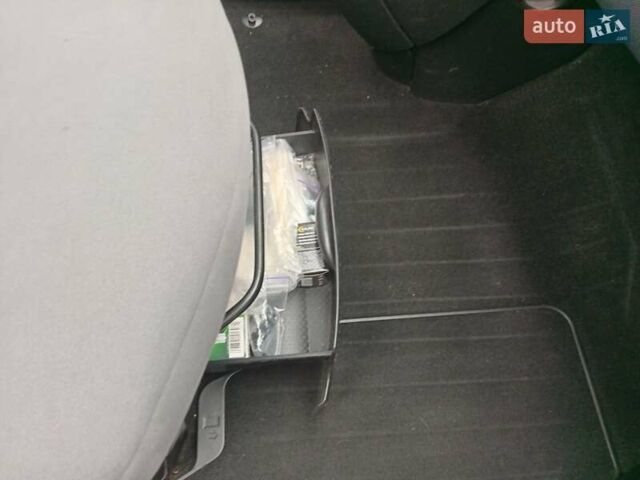 Белый Фиат Улиси, объемом двигателя 2.18 л и пробегом 305 тыс. км за 7000 $, фото 24 на Automoto.ua