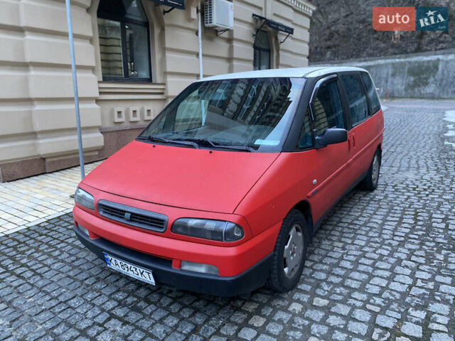 Красный Фиат Улиси, объемом двигателя 2 л и пробегом 220 тыс. км за 2999 $, фото 4 на Automoto.ua