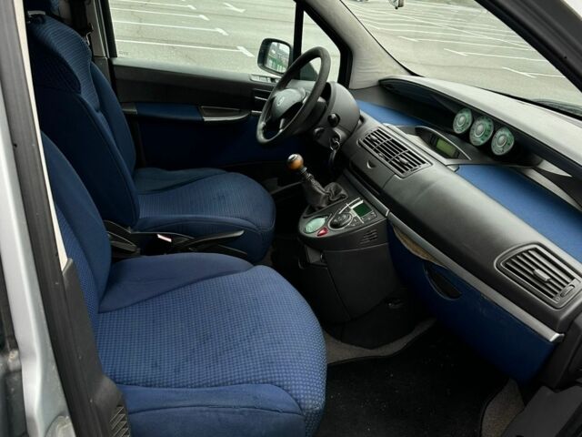 Серый Фиат Улиси, объемом двигателя 2 л и пробегом 290 тыс. км за 1600 $, фото 5 на Automoto.ua