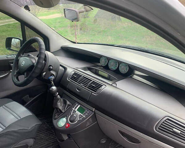 Серый Фиат Улиси, объемом двигателя 2 л и пробегом 327 тыс. км за 4400 $, фото 5 на Automoto.ua