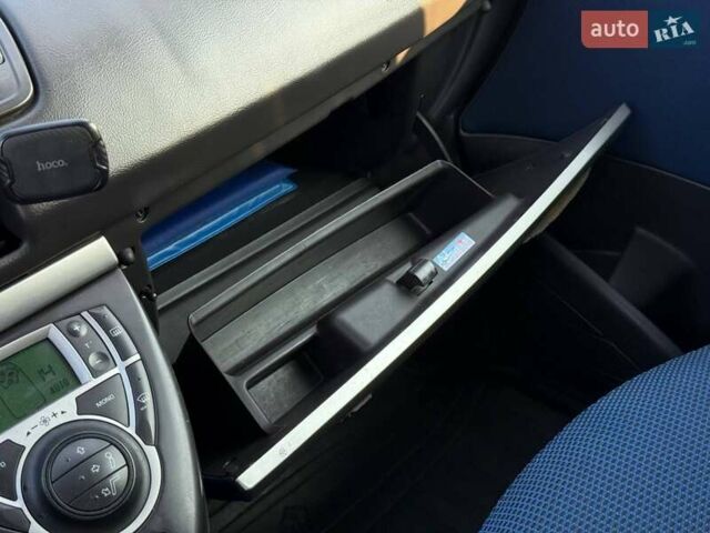 Сірий Фіат Улісе, об'ємом двигуна 2 л та пробігом 147 тис. км за 5500 $, фото 47 на Automoto.ua