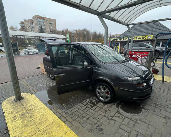 Серый Фиат Улиси, объемом двигателя 2.18 л и пробегом 260 тыс. км за 5900 $, фото 23 на Automoto.ua