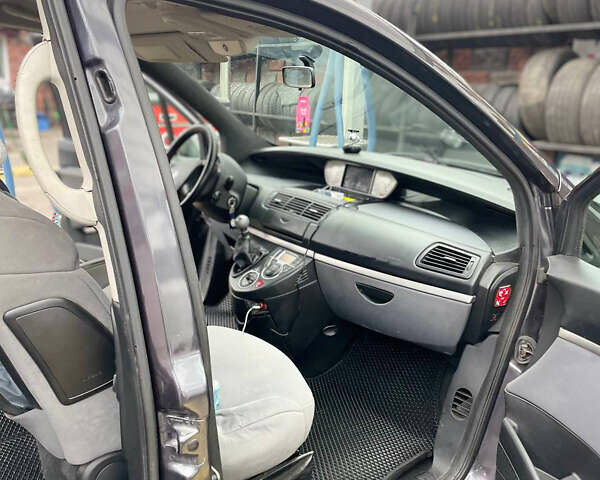 Серый Фиат Улиси, объемом двигателя 2.18 л и пробегом 260 тыс. км за 5900 $, фото 31 на Automoto.ua