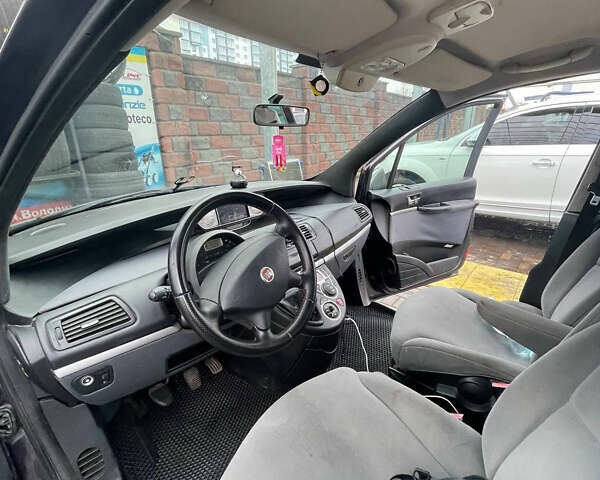 Серый Фиат Улиси, объемом двигателя 2.18 л и пробегом 260 тыс. км за 5900 $, фото 18 на Automoto.ua