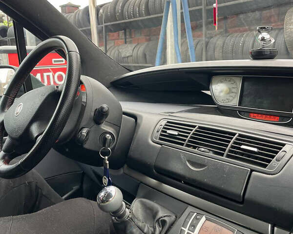 Серый Фиат Улиси, объемом двигателя 2.18 л и пробегом 260 тыс. км за 5900 $, фото 8 на Automoto.ua