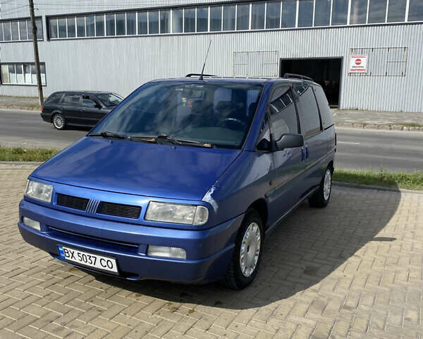 Синій Фіат Улісе, об'ємом двигуна 2 л та пробігом 272 тис. км за 2500 $, фото 1 на Automoto.ua