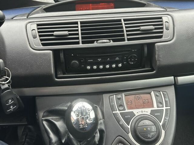 Синий Фиат Улиси, объемом двигателя 2 л и пробегом 180 тыс. км за 3650 $, фото 15 на Automoto.ua