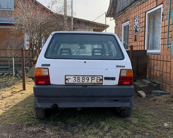 Білий Фіат Уно, об'ємом двигуна 1.3 л та пробігом 242 тис. км за 450 $, фото 3 на Automoto.ua